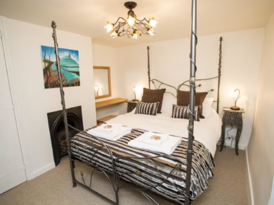 Hunters Moon Double Bedroom Ensuite Downstairs